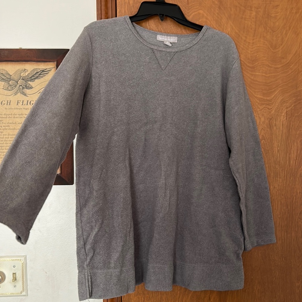 Women’s plus medium (14/16) long sleeve fleece sweater